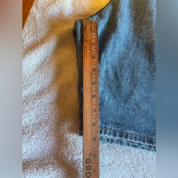 - Wrangler Men’s Relaxed Fit  Medium Wash Blue Jeans Shorts Size 42 (42x8.… - Picture 6 of 6